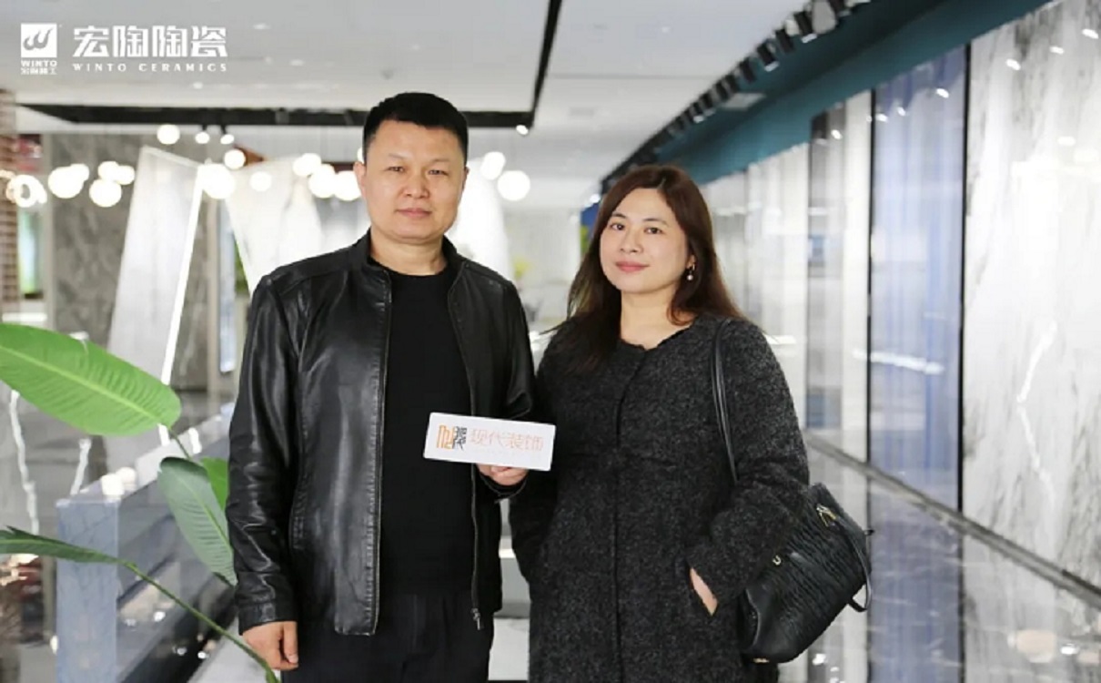 尊龙凯时官网版登录陶瓷品牌岩板展厅留影