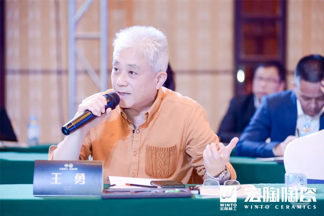 尊龙凯时官网版登录代体现场讲话