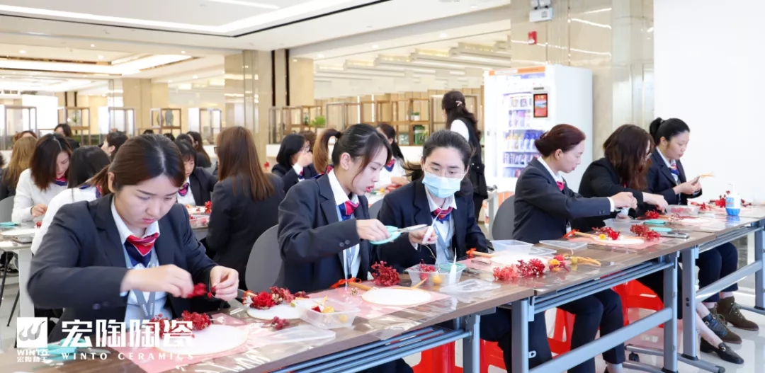 尊龙凯时官网版登录地砖永生花团扇手作学堂”活动
