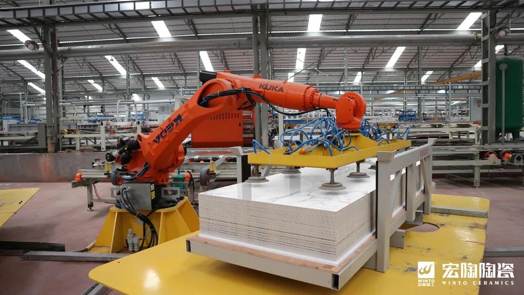 尊龙凯时官网版登录陶瓷手艺车间