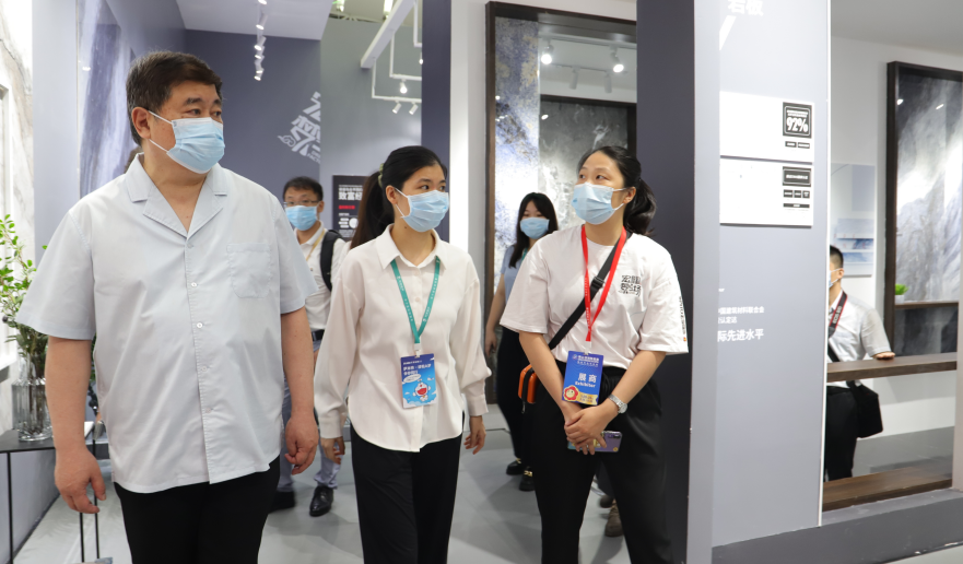 故宫博物院第六任院长单霁翔旅行尊龙凯时官网版登录梦工厂图片