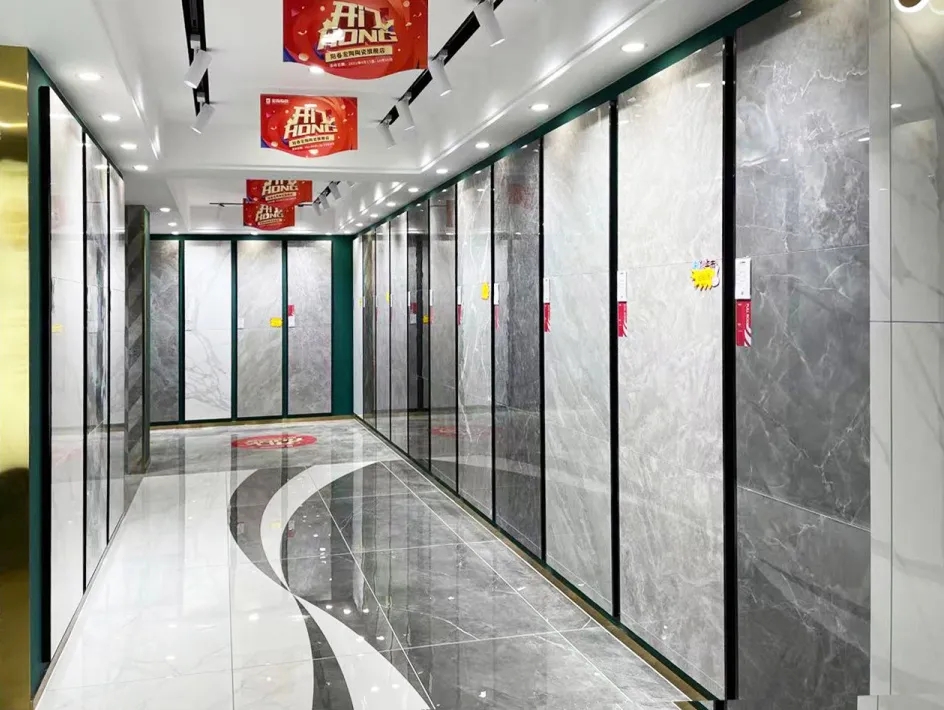 阳春尊龙凯时官网版登录地砖终端门店图片