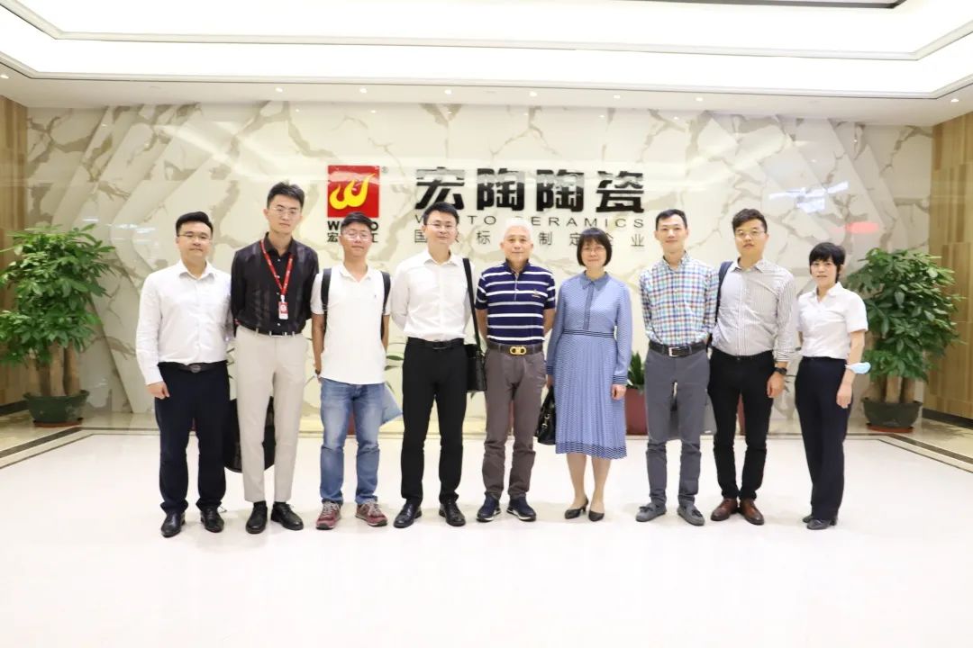 省市人社莅临尊龙凯时官网版登录陶瓷考察图片